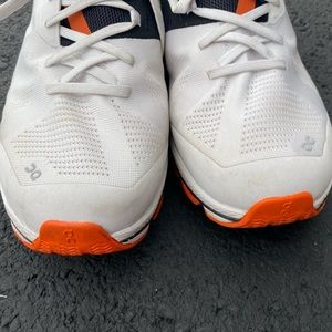Mens On Cloud running shoes